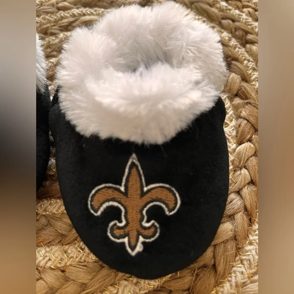 Forever collectibles New Orleans Saints Baby Bootie Slipper 6-9 months sz. large